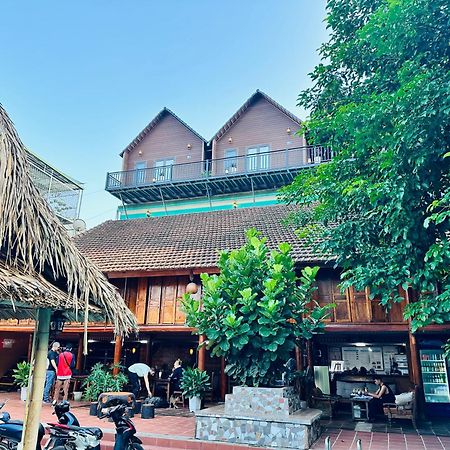 Odyssey Hostel, Tours & Motorbikes Rental Хазянг Экстерьер фото